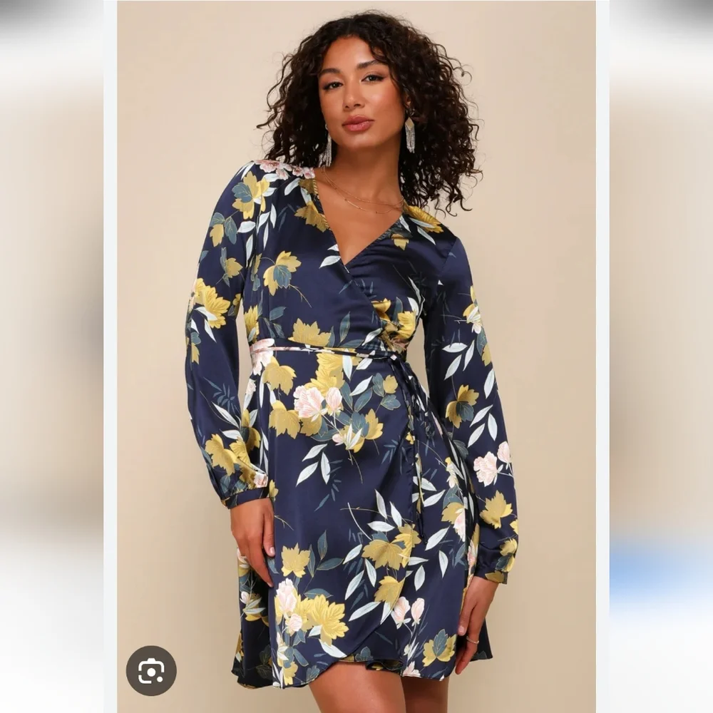 Lulus navy floral wrap dress with tie waist and long sleeves. Size Medium - Picture 2 of 12